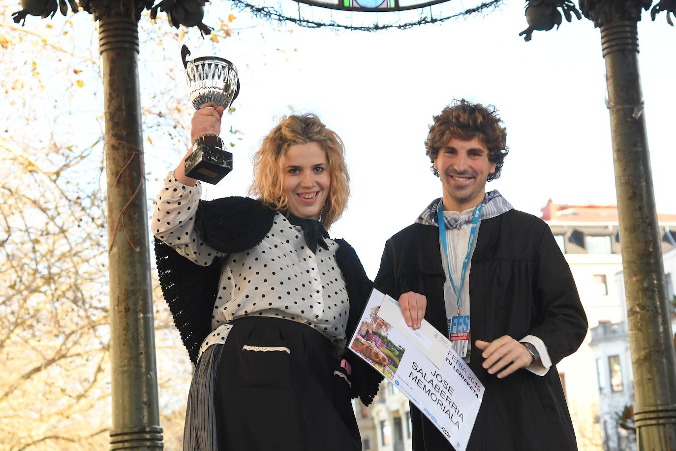 Ambiente festivo en Donostia desde bien temprano. 