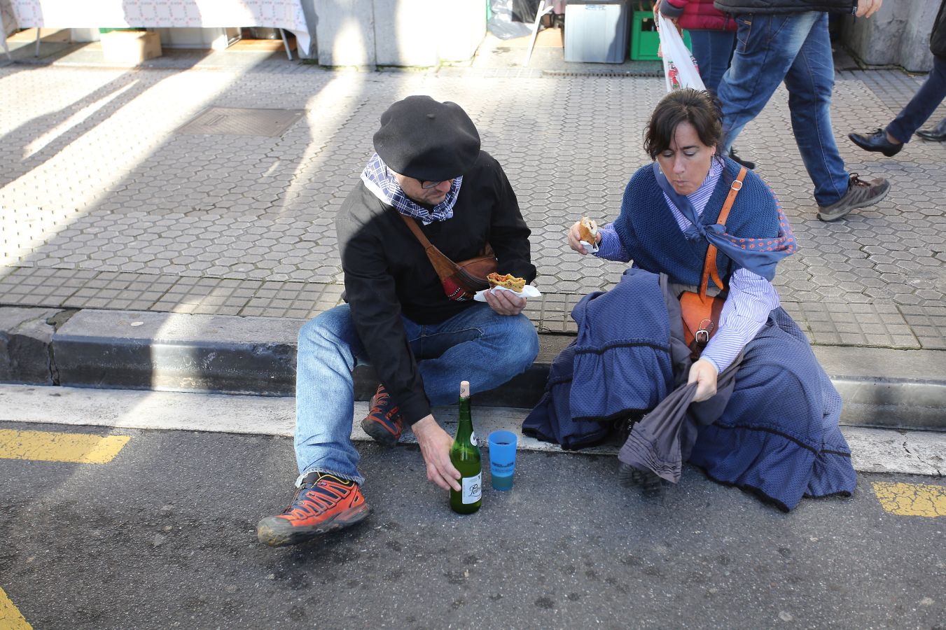 Ambiente festivo en Donostia desde bien temprano. 