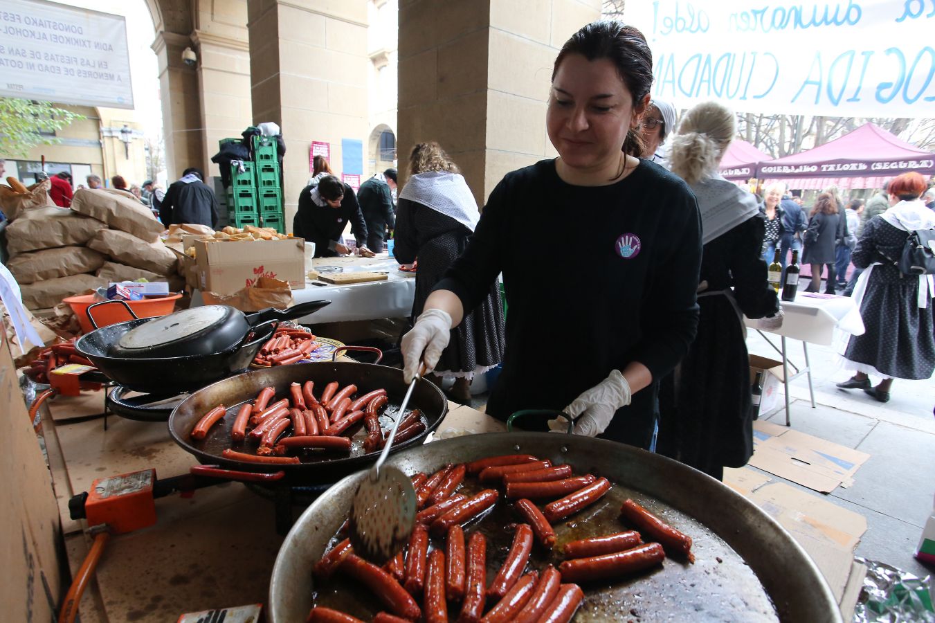 Ambiente festivo en Donostia desde bien temprano. 