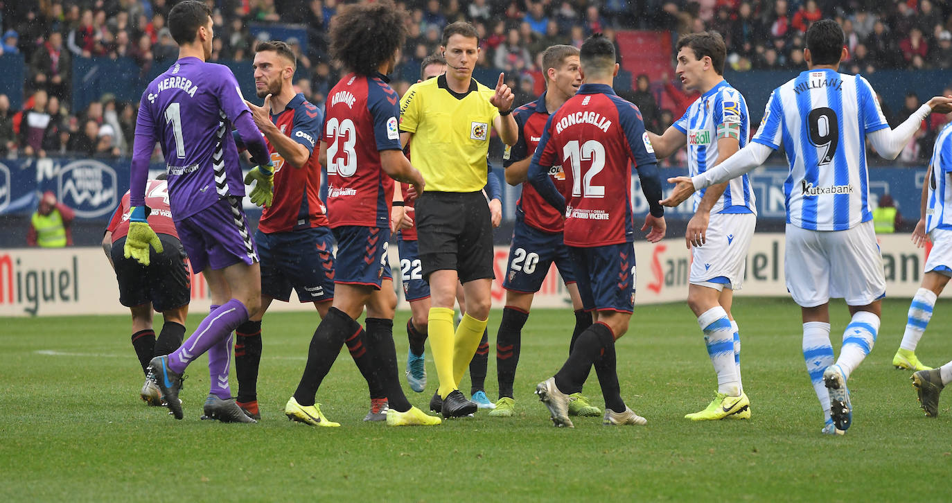 Fotos: Las mejores imágenes del Osasuna - Real Sociedad en El Sadar