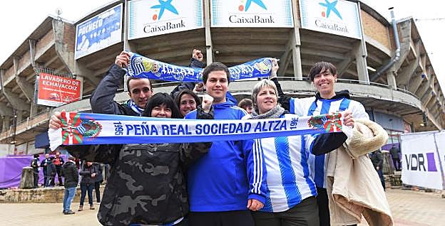 La Peña Altza tuvo que separar sus caminos antes del choque. Solo dos de sus miembros, Pili y Jonathan, pudieron entrar al campo. 