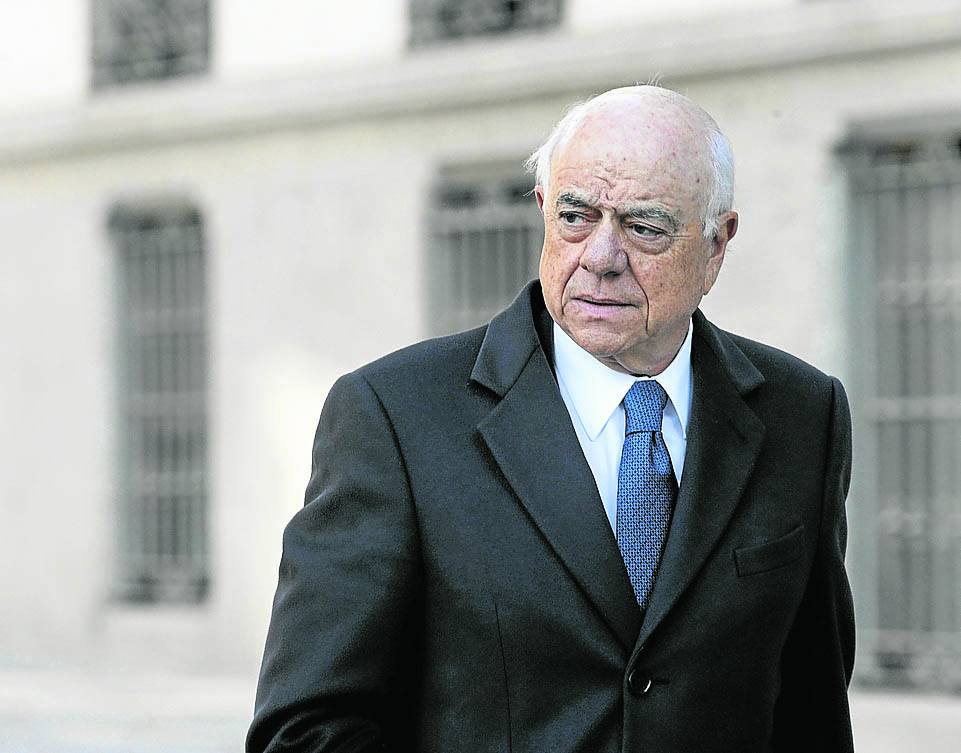 Francisco González, presidente del BBVA entre 2000 y 2018, se jubila a los 75 años ante un juez por el ‘caso Villarejo’. Un magistrado de la Audiencia Nacional le ha imputado por los delitos de cohecho y de revelación de secretos.