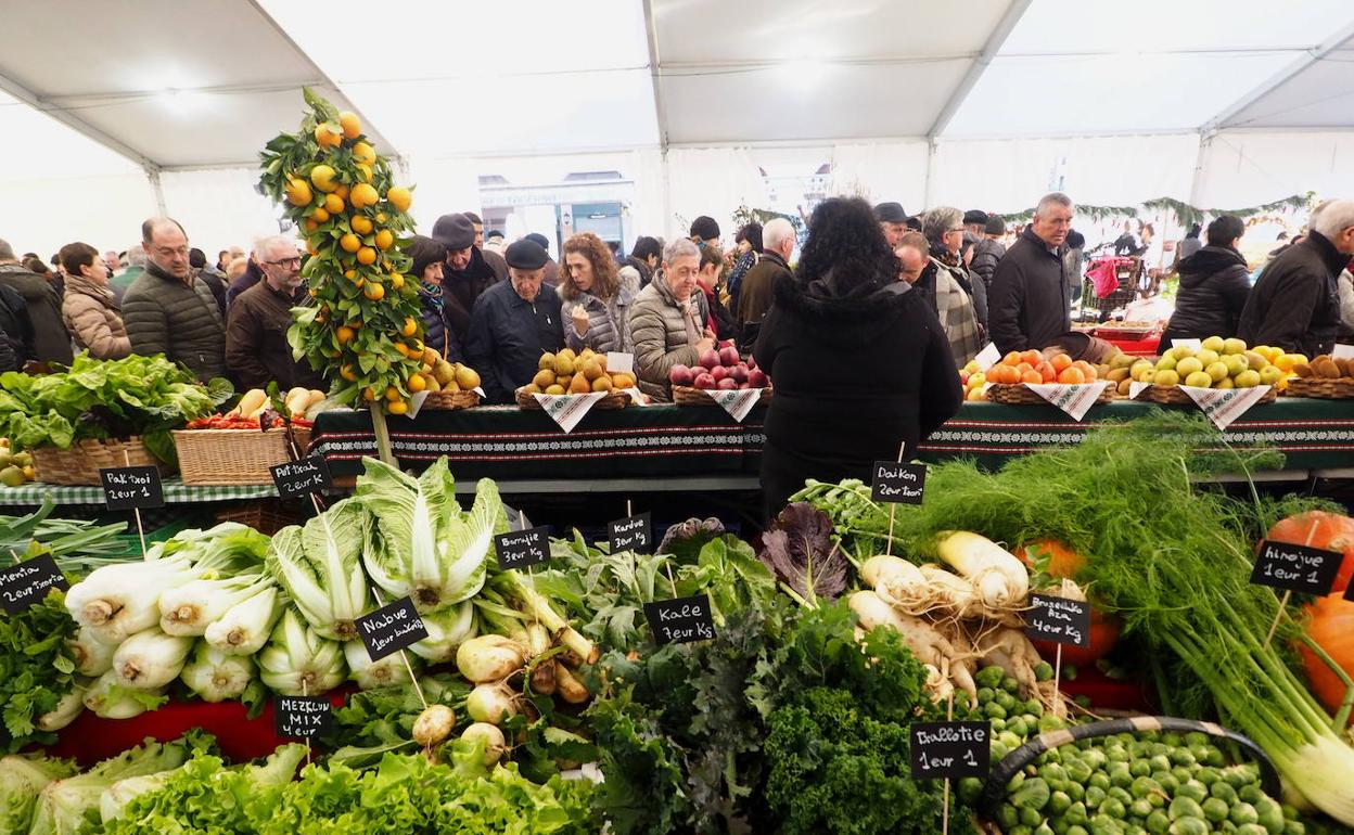 El sol se sumó a una feria de Gabon Zahar multitudinaria