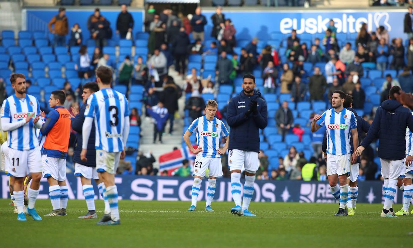 Willian José ha adelantado a la Real en el marcador al descanso, pero el Villarreal ha remontado con los goles de Trigueros de penalti, y Cazorla tras la revisión del VAR
