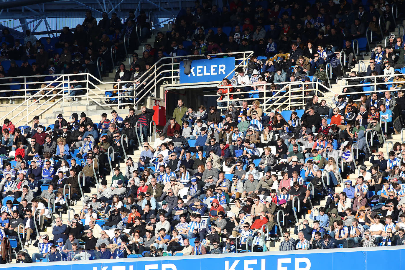 Willian José ha adelantado a la Real en el marcador al descanso, pero el Villarreal ha remontado con los goles de Trigueros de penalti, y Cazorla tras la revisión del VAR