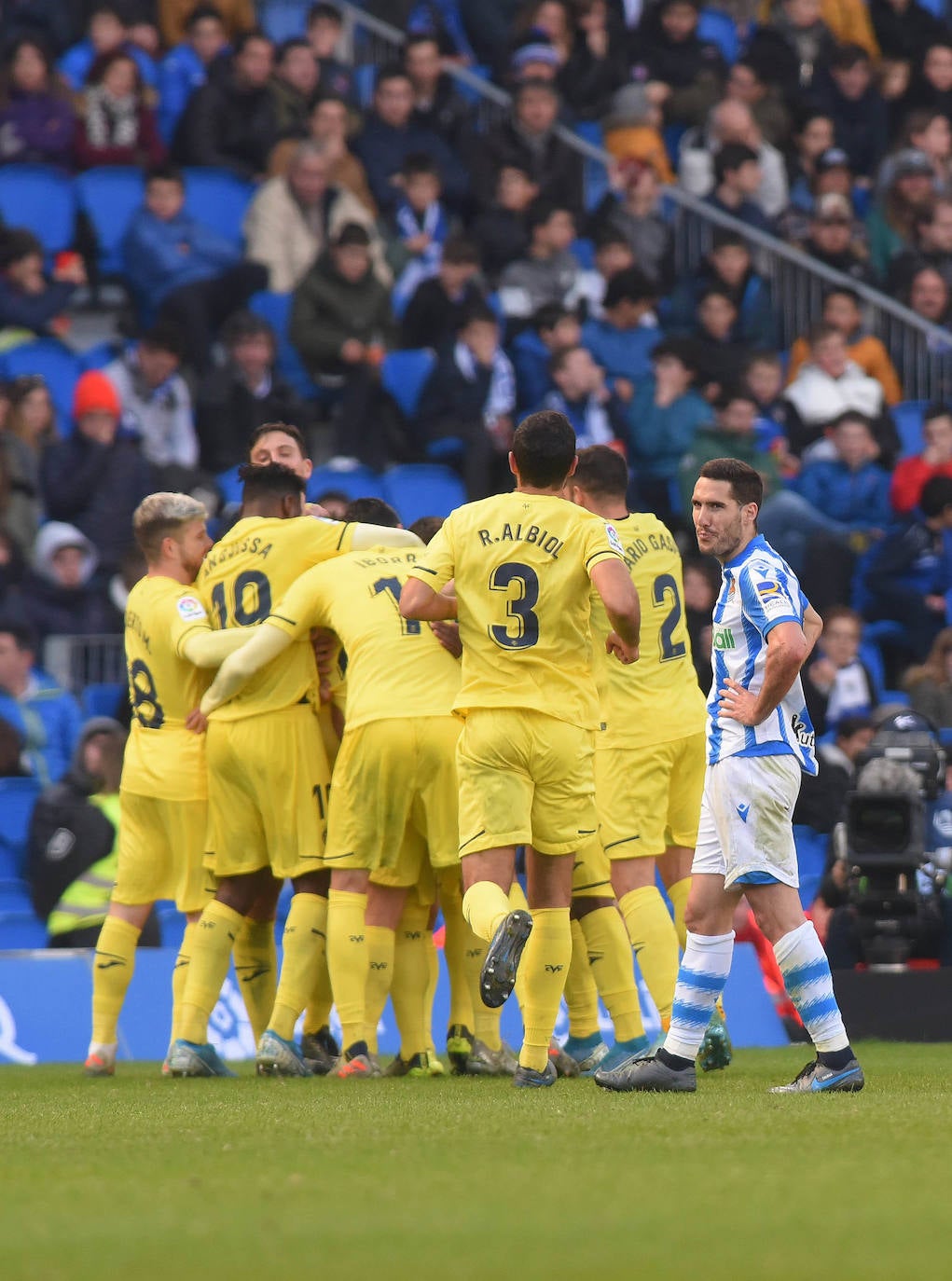 Willian José ha adelantado a la Real en el marcador al descanso, pero el Villarreal ha remontado con los goles de Trigueros de penalti, y Cazorla tras la revisión del VAR