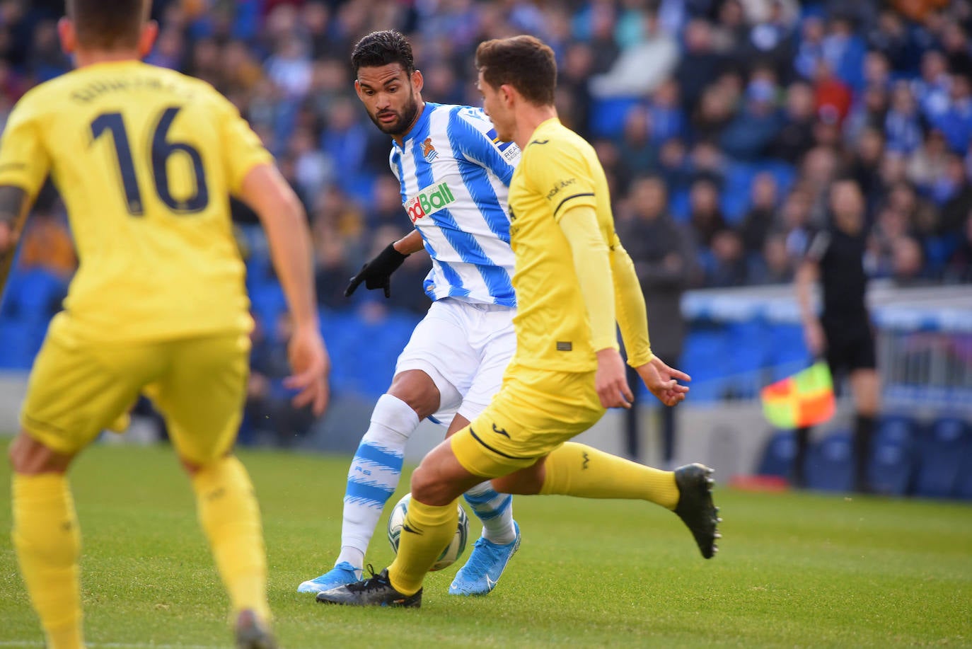 Willian José ha adelantado a la Real en el marcador al descanso, pero el Villarreal ha remontado con los goles de Trigueros de penalti, y Cazorla tras la revisión del VAR