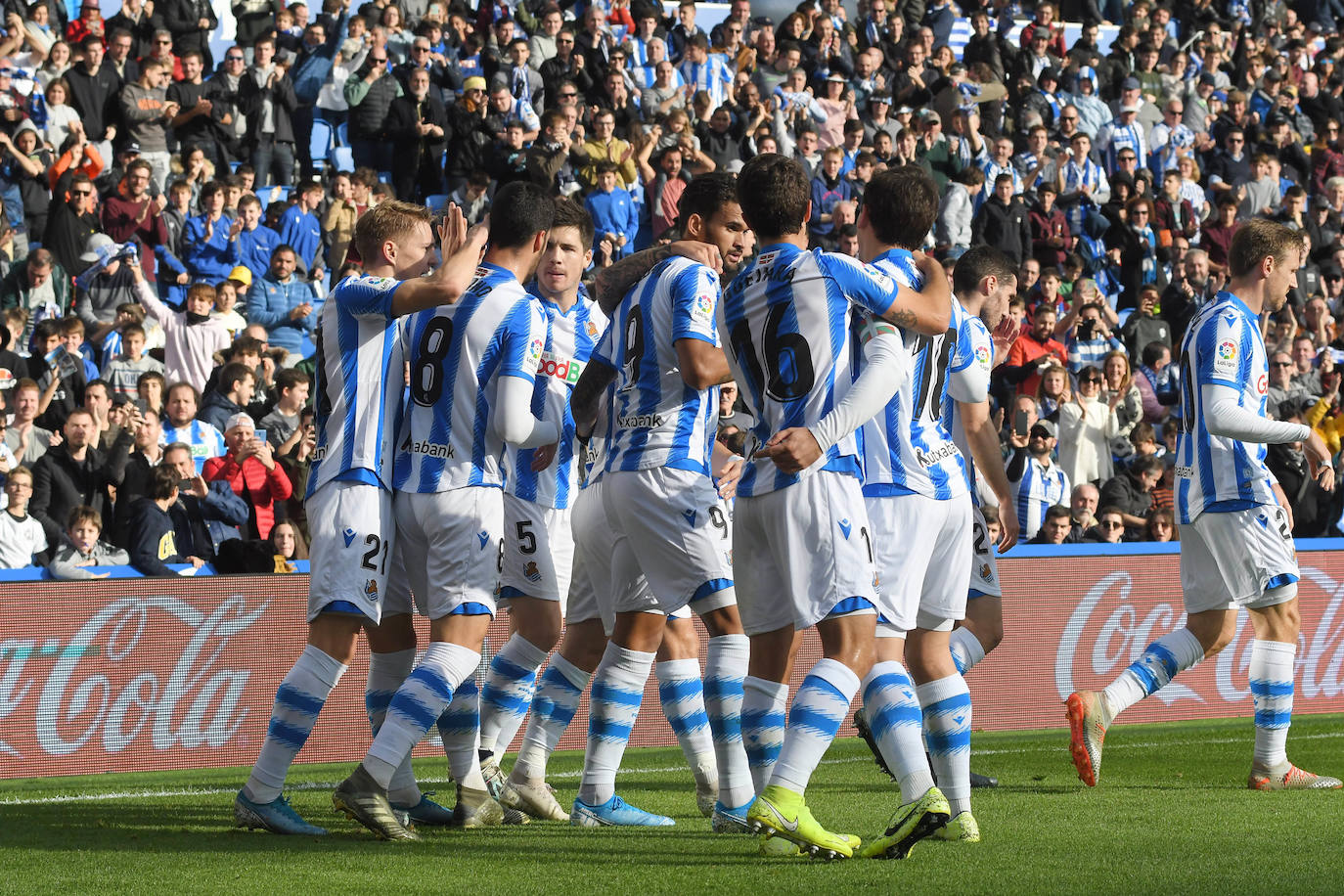 Willian José ha adelantado a la Real en el marcador al descanso, pero el Villarreal ha remontado con los goles de Trigueros de penalti, y Cazorla tras la revisión del VAR