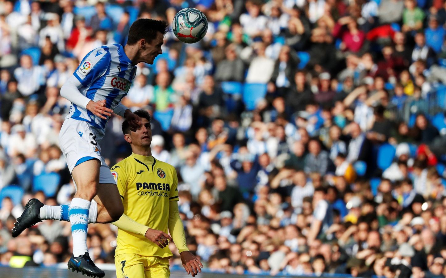 Willian José ha adelantado a la Real al descanso, pero el Villarreal ha remontado en la segunda parte con los goles de Trigueros de penalti y Cazorla tras la revisión del VAR