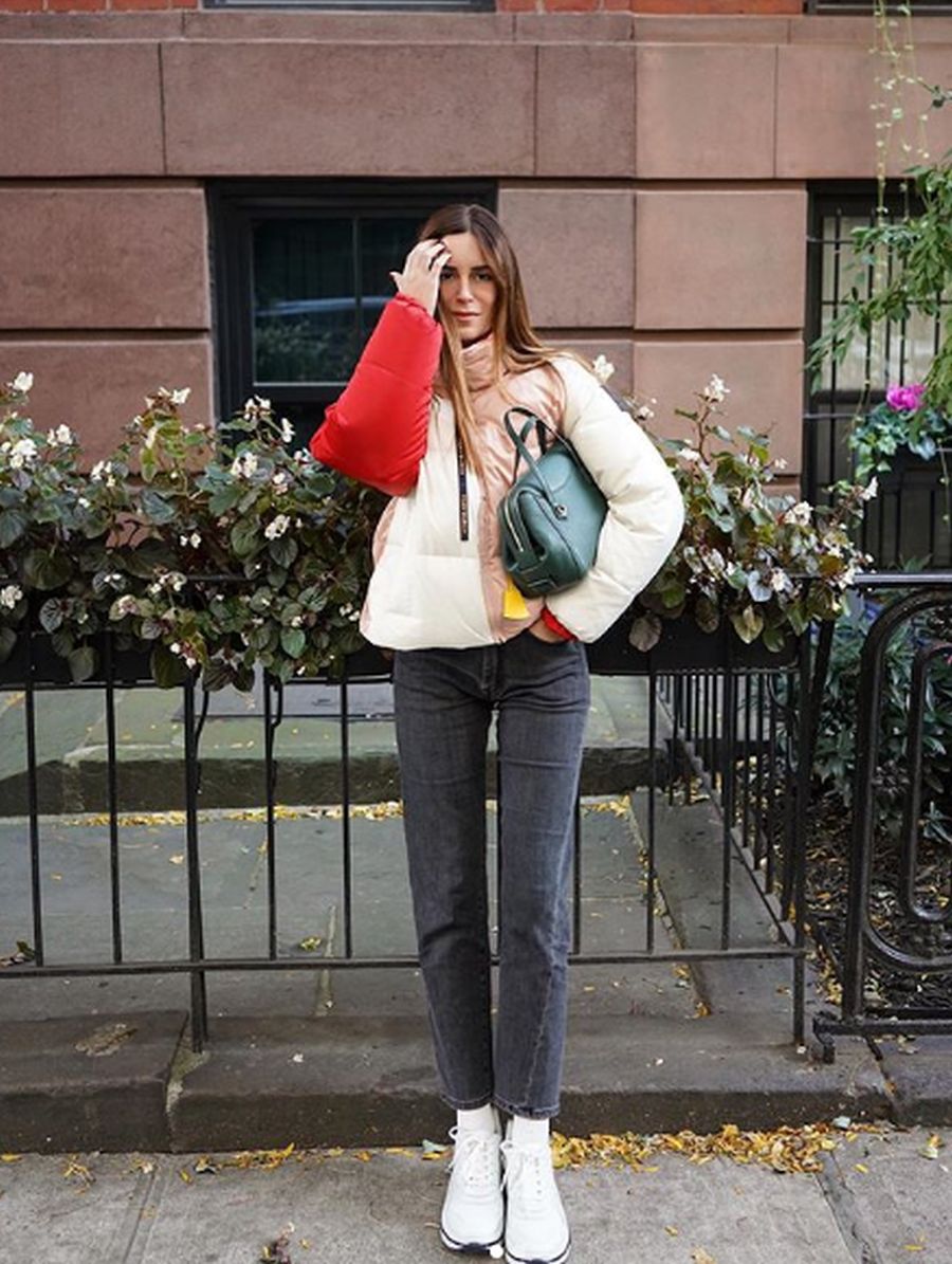 El 'denim' es uno de los tejidos al que nos tiene acostumbrados la gallega. Convertido en un imprescindible de su fondo de armario, consigue looks muy 'cool' gracias a perfectas y armoniosas combinaciones