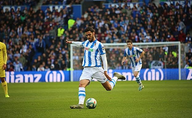 Mikel Merino en el partido contra el Villarreal en el Reale Arena.
