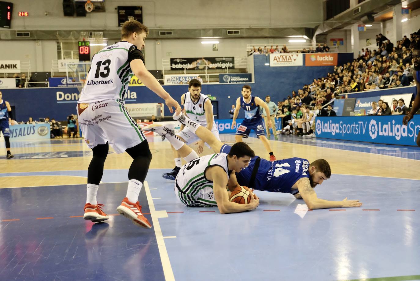 El Delteco Gipuzkoa Basket estrenó este viernes el año en San Sebastián con una victoria ante el Cáceres (72-64).