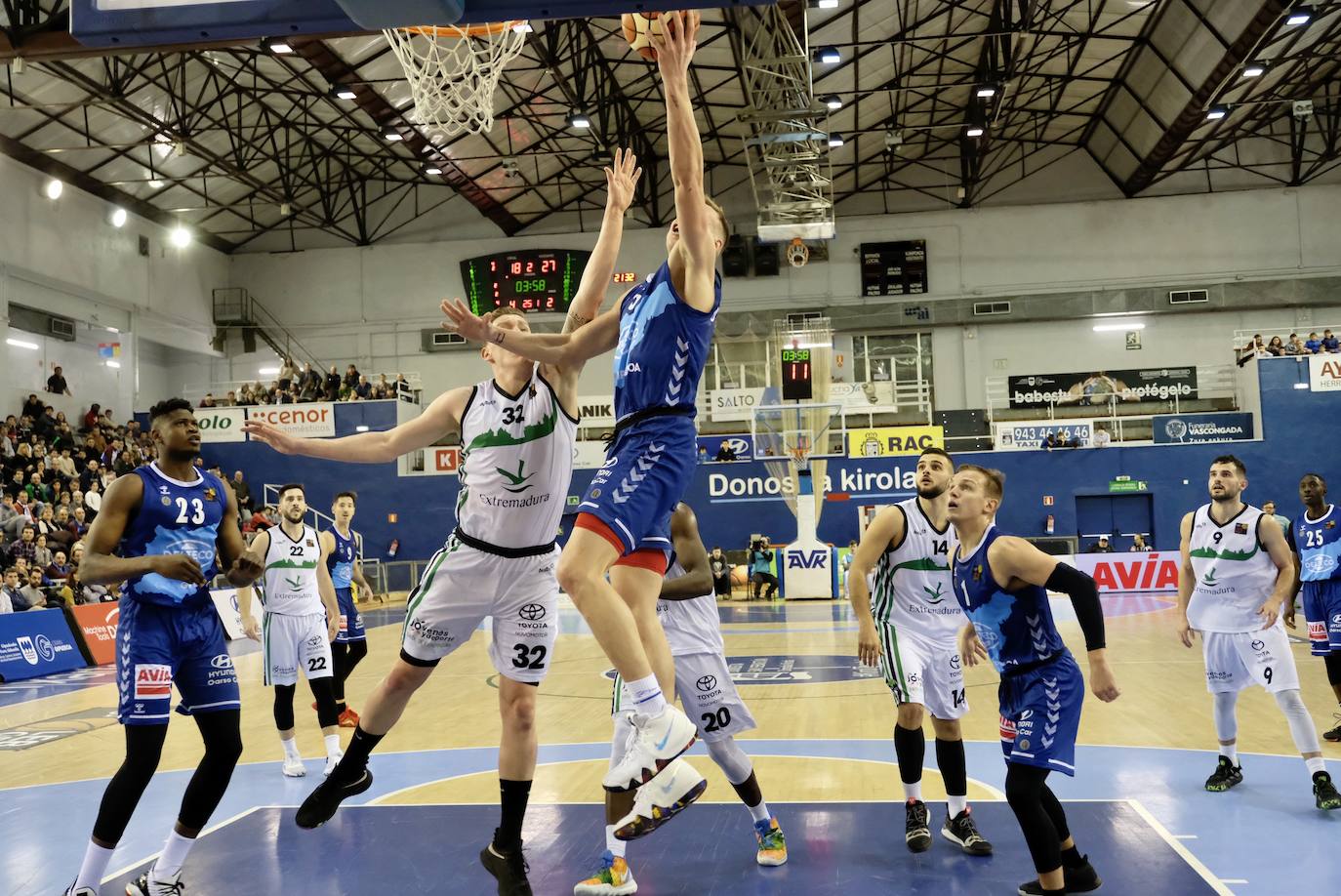El Delteco Gipuzkoa Basket estrenó este viernes el año en San Sebastián con una victoria ante el Cáceres (72-64).