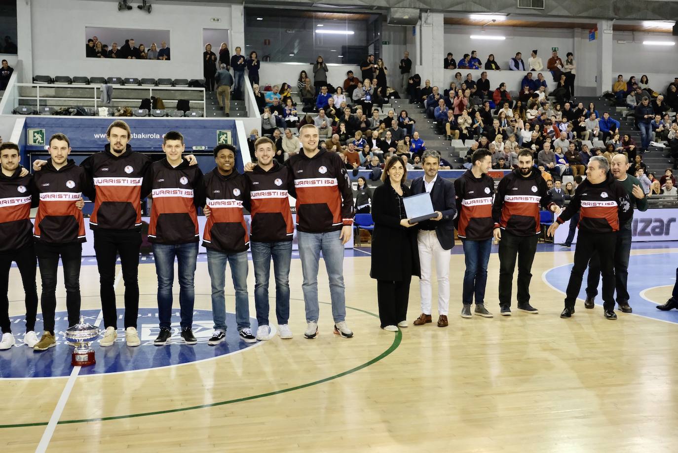 El Delteco Gipuzkoa Basket estrenó este viernes el año en San Sebastián con una victoria ante el Cáceres (72-64).