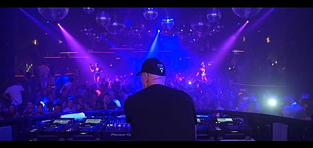 El disc jockey John Morales es el protagonista de 'Disco Confessions'.