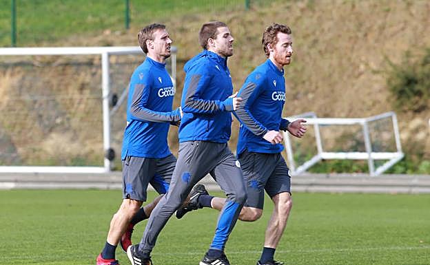 Monreal, Illarramendi y Zurutuza corretean en el Z2 de Zubieta.