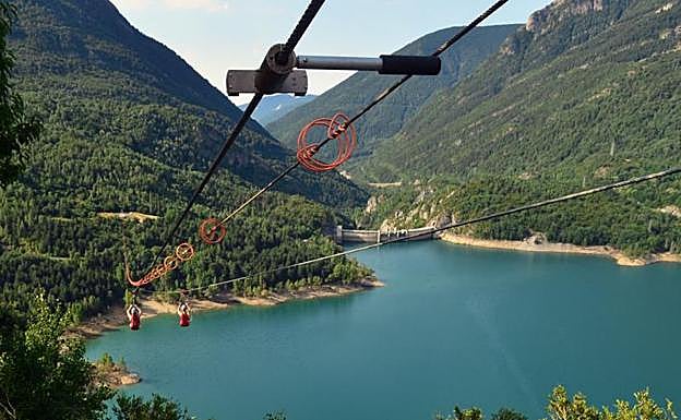 La tirolina Hoz de Jaca tiene una longitud de 980 metros, la mitad del recorrido que tendrá el de Fiscal. 
