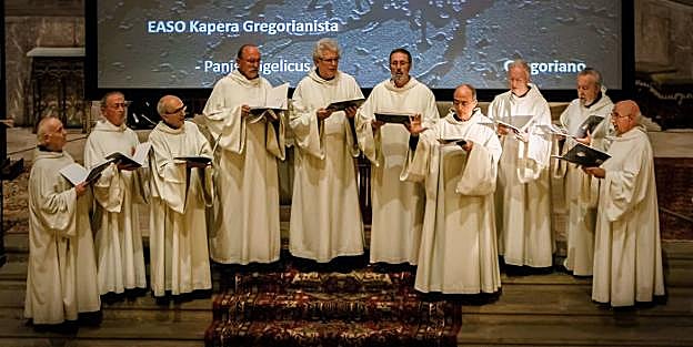 El grupo actual, dirigido por Demetrio Esnaola.