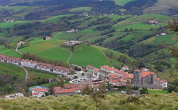 La Diputación de Gipuzkoa dispone de diez caseríos en Aia. 