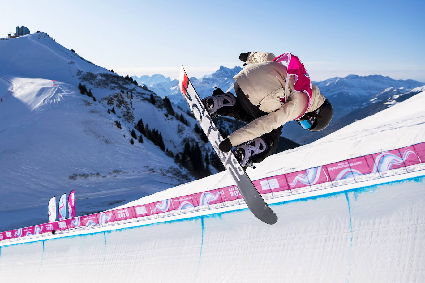 Esta semana se ha disputado el snowboard cross de los Juegos Olímpicos de la Juventud de Invierno de Lausana 2020, que ha ofrecido espectaculares imágenes.