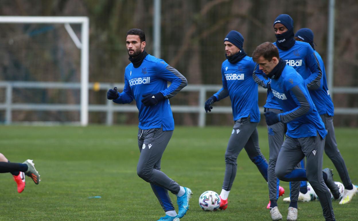 Willian José se entrena con el grupo
