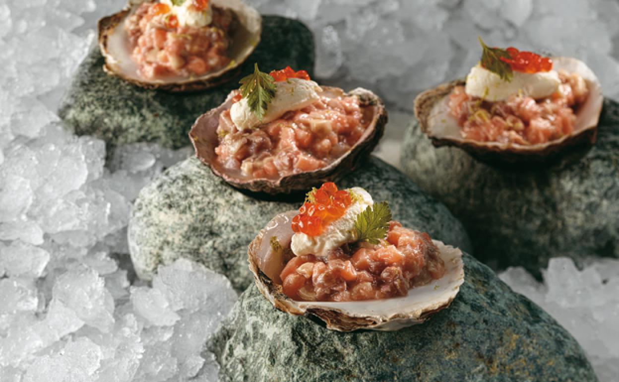 Tartar de ostras, vieiras y algas de Martín Berasategui