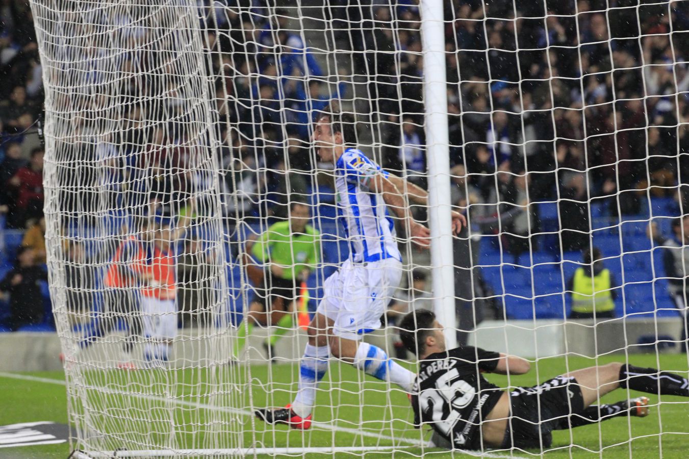 La Real Sociedad sigue soñando con la Copa tras eliminar a Osasuna. Los txuri-urdin estarán en el bombo de cuartos