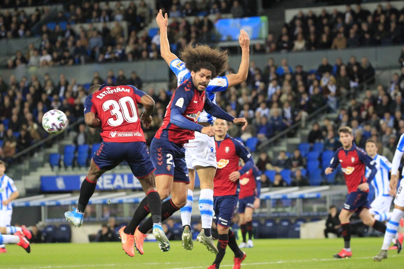 La Real Sociedad sigue soñando con la Copa tras eliminar a Osasuna. Los txuri-urdin estarán en el bombo de cuartos