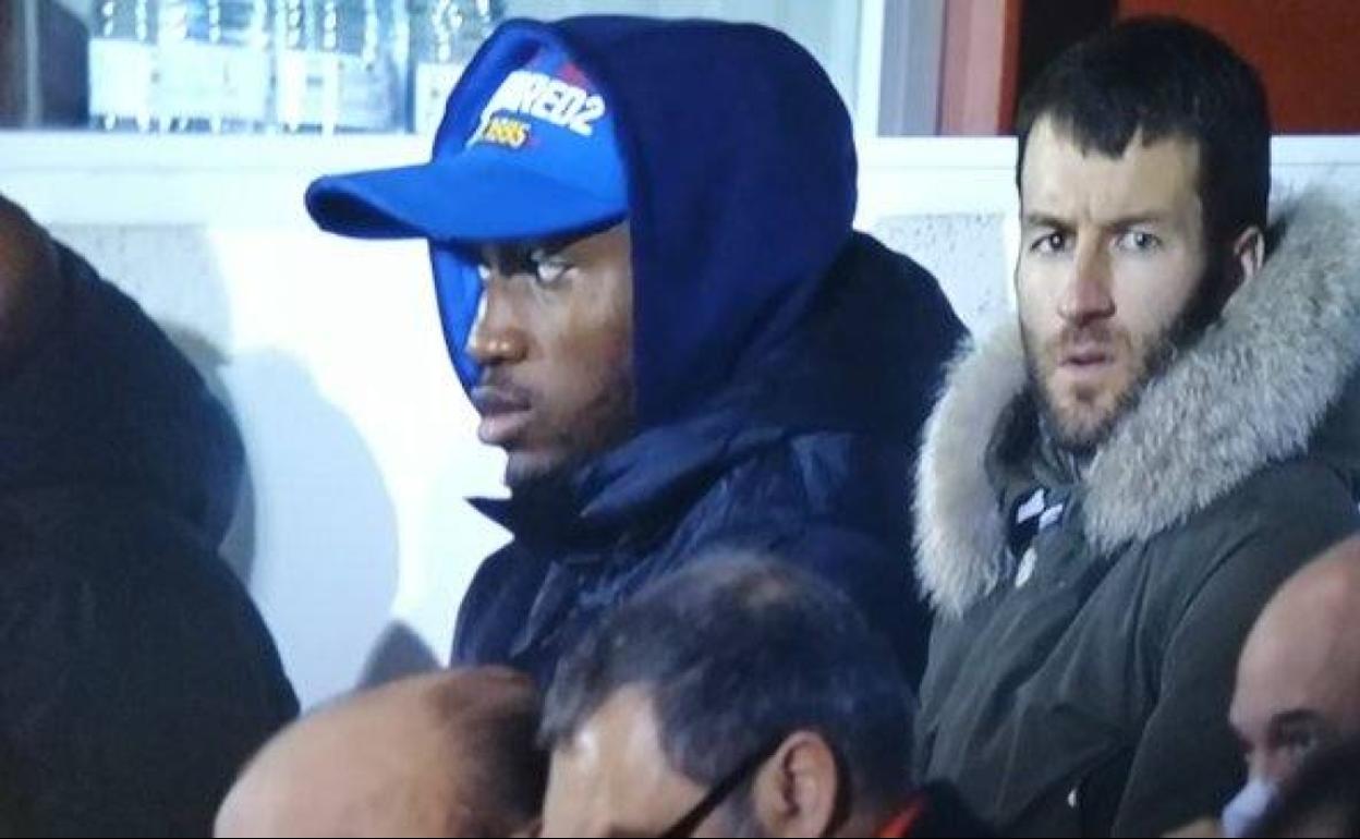 Sagnan y Agirretxe presencian el encuentro en Anduva