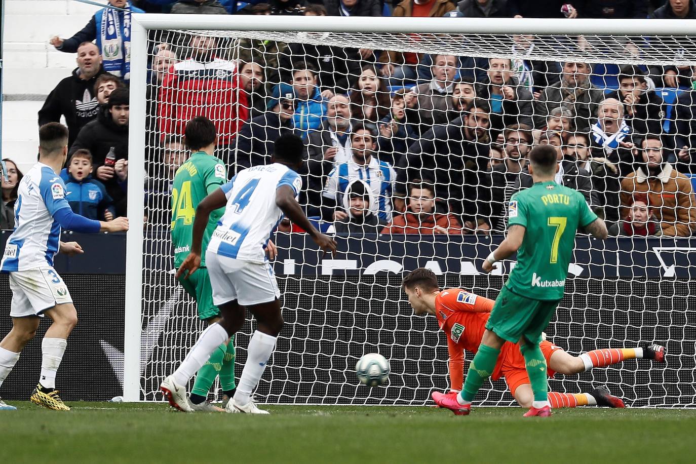 Isak ha adelantado a la Real en el minuto 20, pero Omeruo en el 48 ha empatado el partido para el Leganés.