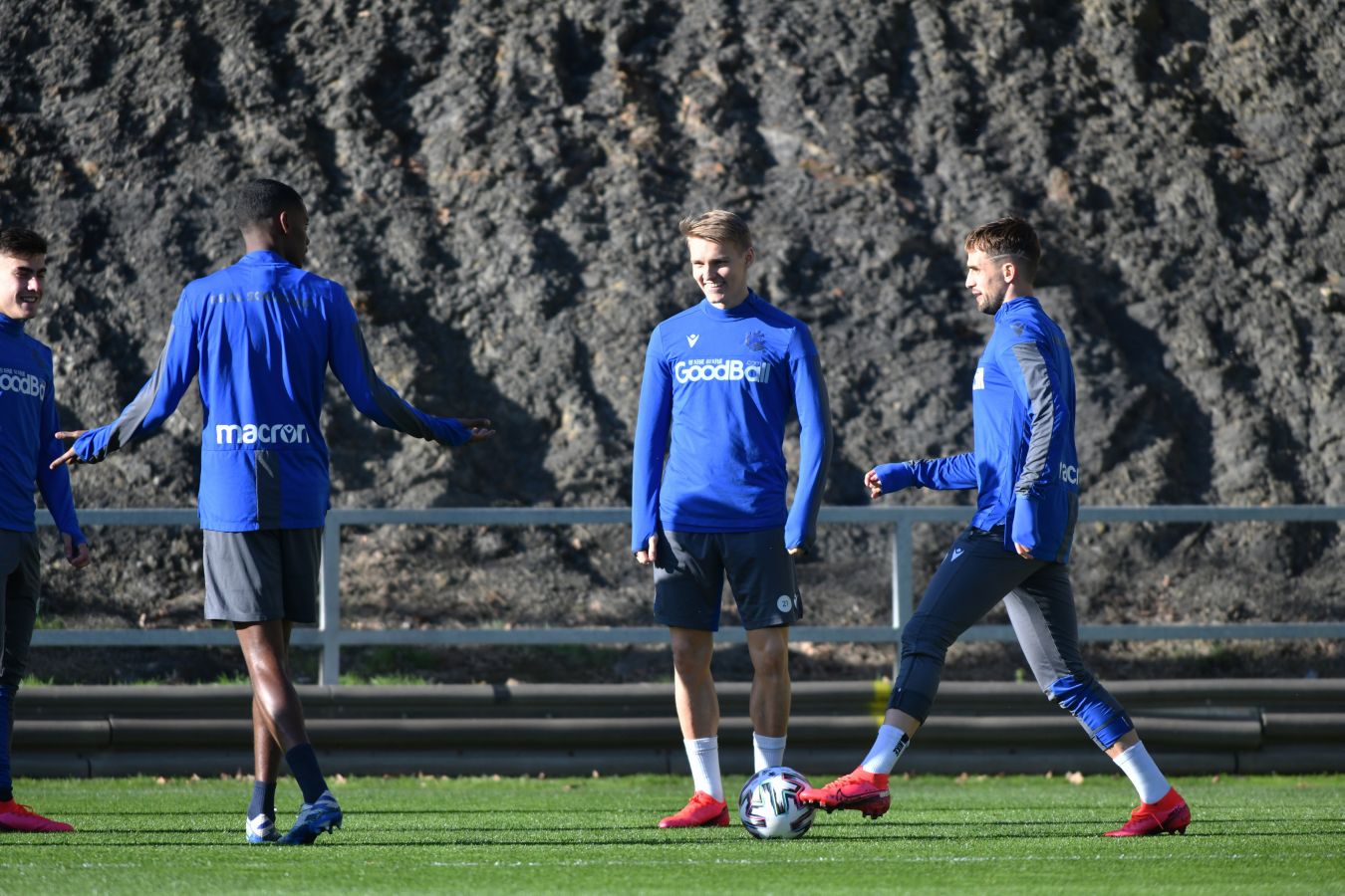La Real Sociedad se mide al Real Madrid en cuartos de final de la Copa del Rey. Merino y Moyá han entrado en la convocatoria y Sangalli se ha quedado fuera