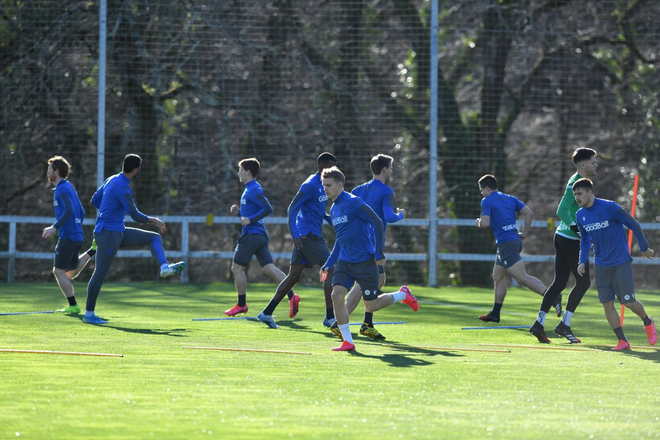La Real Sociedad se mide al Real Madrid en cuartos de final de la Copa del Rey. Merino y Moyá han entrado en la convocatoria y Sangalli se ha quedado fuera