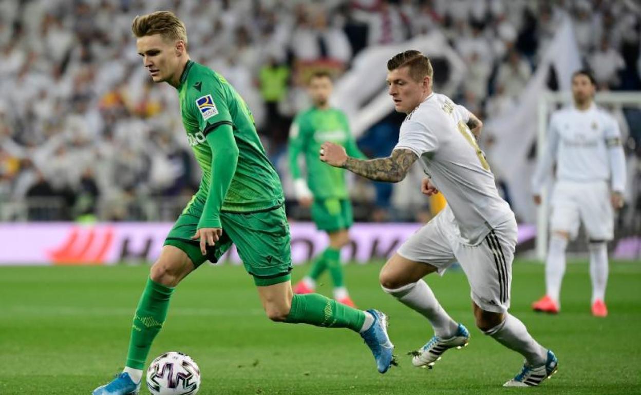 Odegaard adelanta a la Real