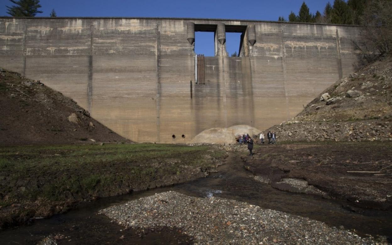 La presa de Enobieta, en Artikutza, ya fuera de servicio. 