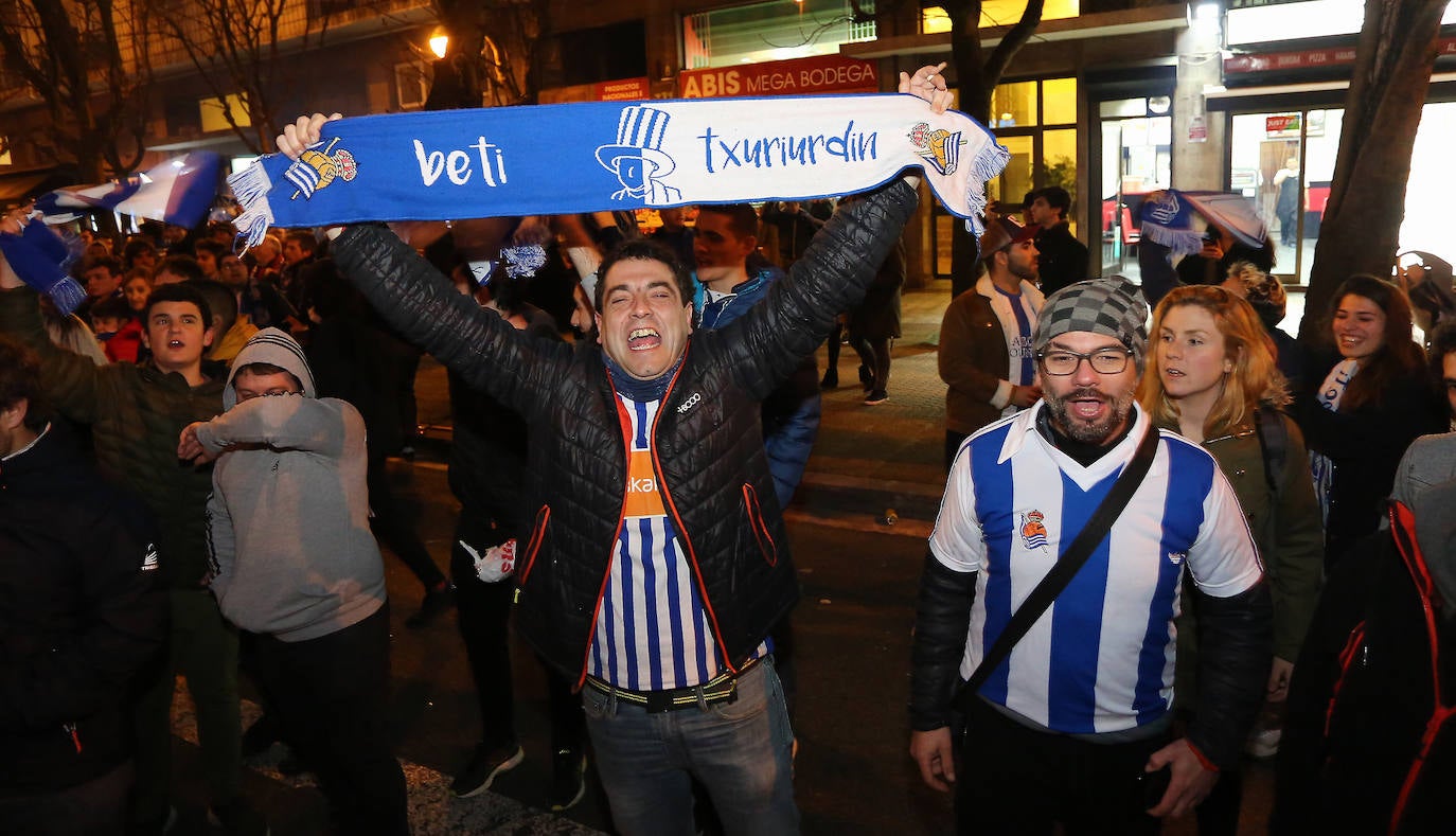 Fotos: Búscate entre las fotos de la afición txuri-urdin en el Real - Mirandés