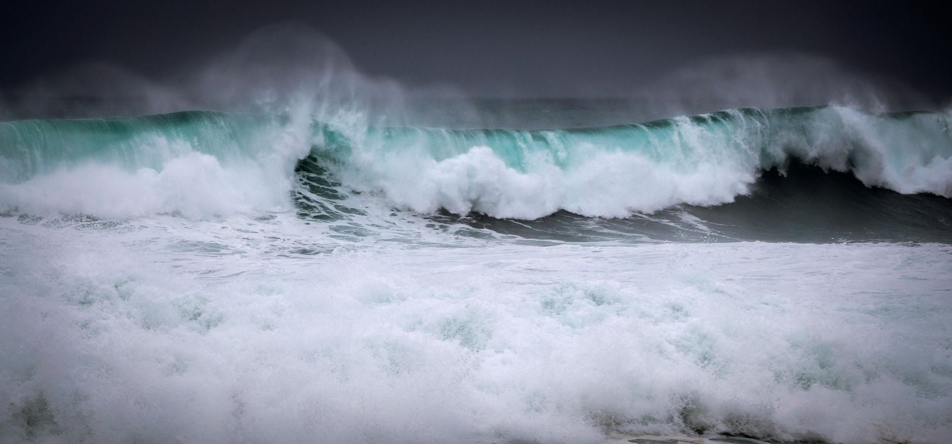 El Departamento vasco de Seguridad ha activado un aviso amarillo este lunes y el martes por riesgo para la navegación ya que se esperan olas de entre 4 y 5 metros de altura.