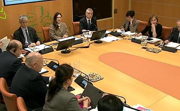 El lehendakari y tres consejeros se someten al control de la oposición en el Parlamento Vasco por la crisis del vertedero de Zaldibar