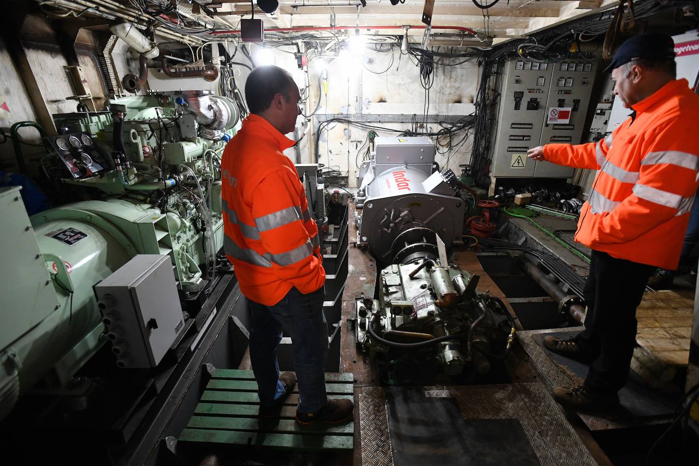 El buque escuela del Instituto Náutico Blas de Lezo de Pasaia se convertirá en el primer pesquero híbrido en España con capacidad para navegar entre 20 y 30 millas náuticas en modo «cero emisiones», tras ser equipado con un sistema eléctrico de propulsión diseñado íntegramente en Euskadi.