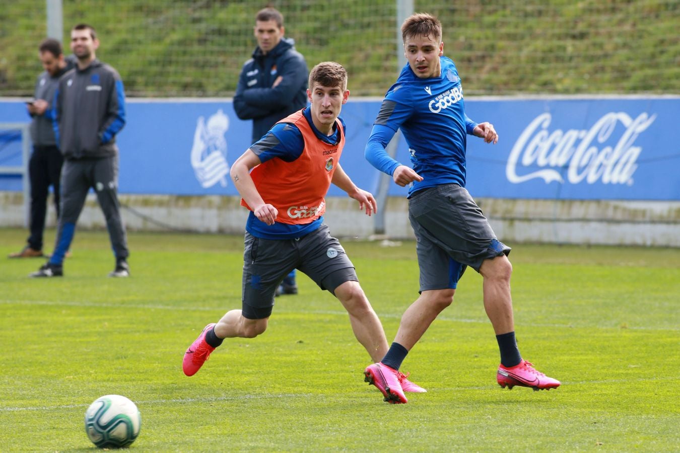 Las mejores imágens del entremiento del conjunto txuri urdin.