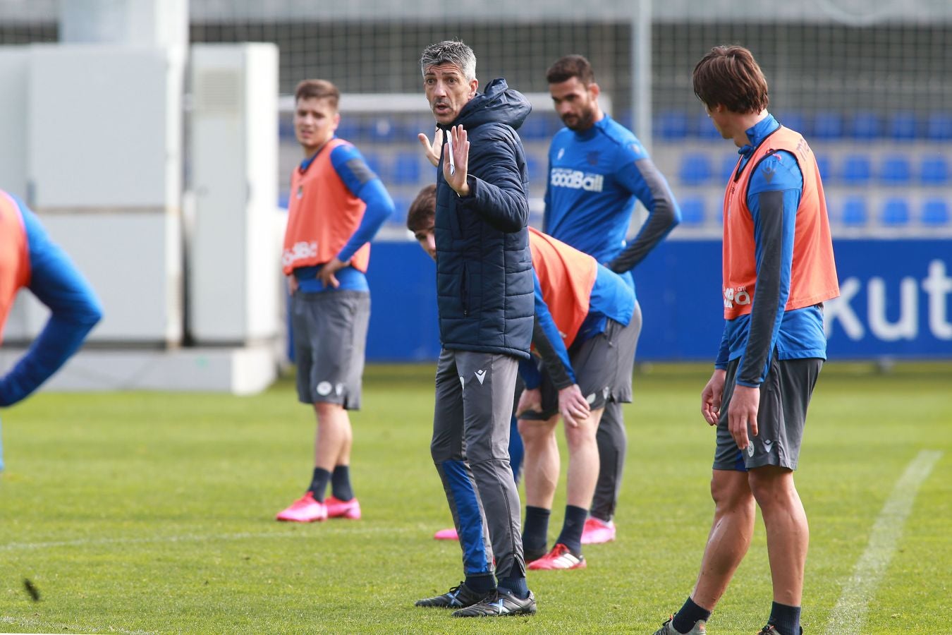 Las mejores imágens del entremiento del conjunto txuri urdin.