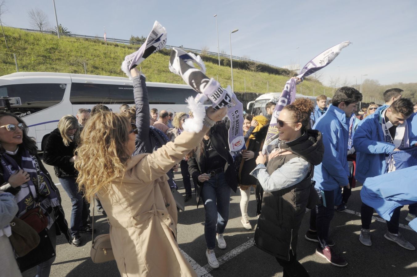 Los habitantes de Becerril de Campos se encuentran en San Sebastián donde disfrutarán de una comida en la Sidrería Salaberria con la afición realista y después estarán en las gradas animando a la Real