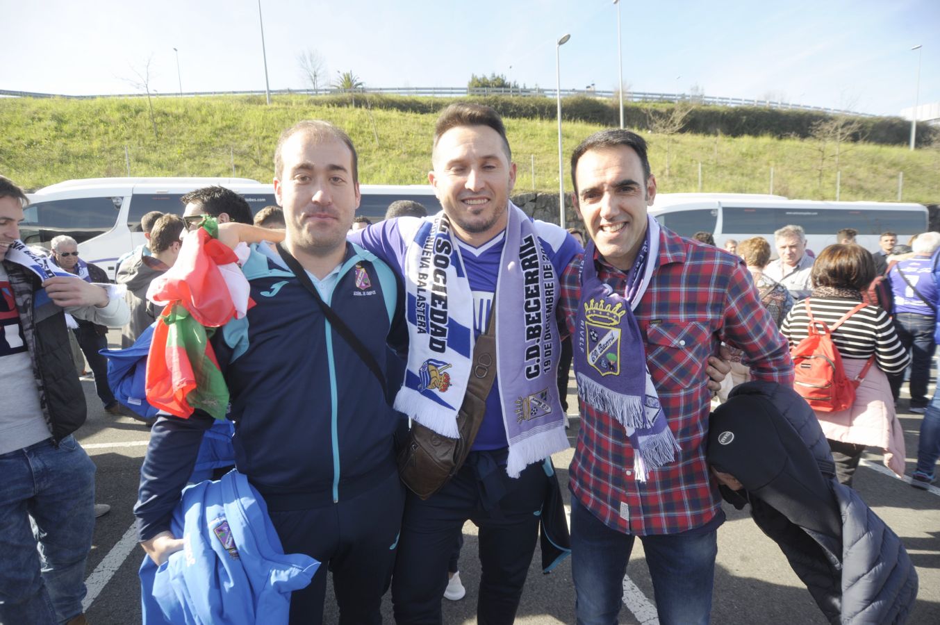 Los habitantes de Becerril de Campos se encuentran en San Sebastián donde disfrutarán de una comida en la Sidrería Salaberria con la afición realista y después estarán en las gradas animando a la Real