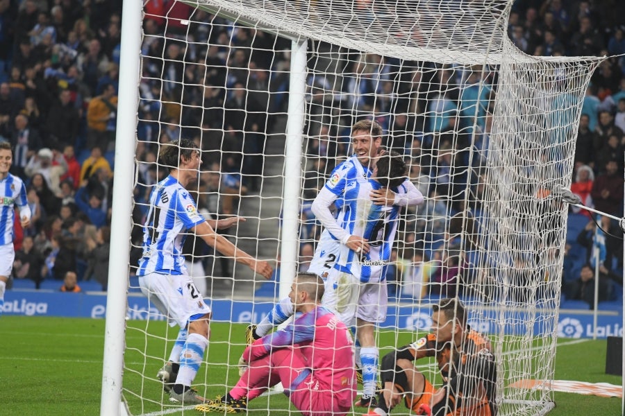 Fotos: Las mejores imágenes de la Real Sociedad contra frente al Valencia