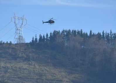 Imagen secundaria 1 - Buscan dónde instalar un sistema terrestre de sellado con espuma del vertedero de Zaldibar
