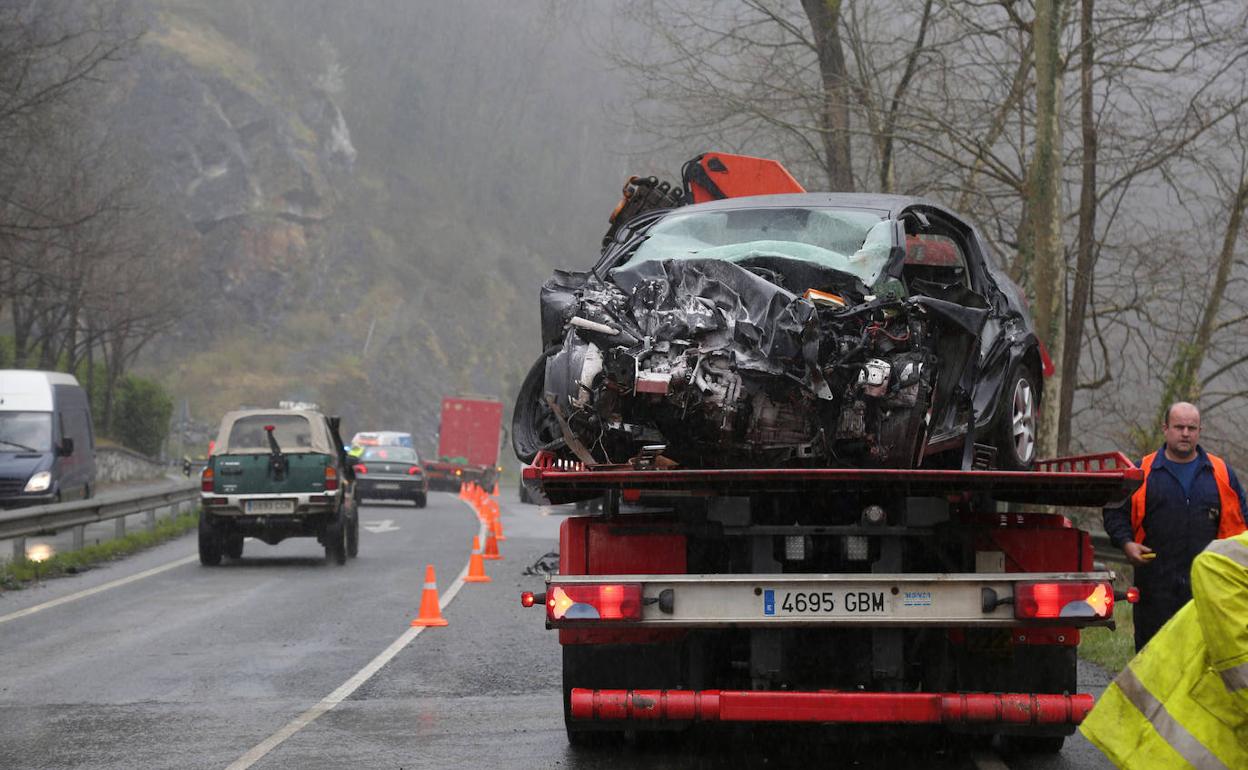 El vehículo en el que viajaba la víctima mortal.