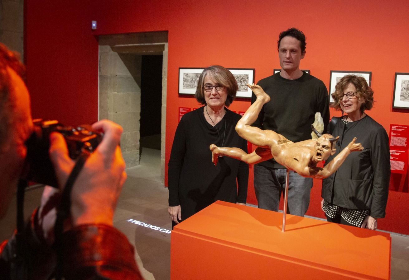 El diablo es el eje de la nueva exposición temporal que se puede ver hasta el 25 de mayo en el Museo San Telmo de San Sebastián y que se articula en torno a una única obra, 'Las tentaciones de San Antonio' de Jan Brueghel, para recrear un «tenso» universo onírico dedicado a la tentación y el pecado.