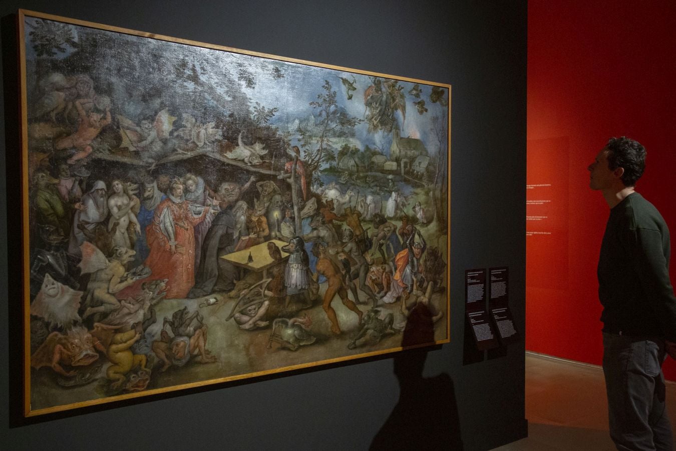 El diablo es el eje de la nueva exposición temporal que se puede ver hasta el 25 de mayo en el Museo San Telmo de San Sebastián y que se articula en torno a una única obra, 'Las tentaciones de San Antonio' de Jan Brueghel, para recrear un «tenso» universo onírico dedicado a la tentación y el pecado.
