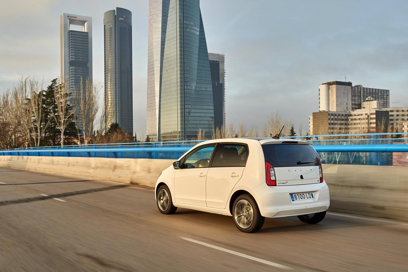 Equipado con un propulsor eléctrico, el Citigo e iV permite recorrer hasta 253 km.