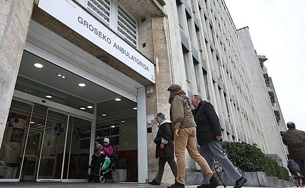 «Que los casos dudosos no vayan al ambulatorio. Se les atenderá en sus casas»