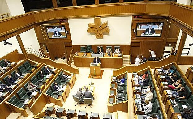 El Parlamento, en el debate de las enmiendas al Presupuesto